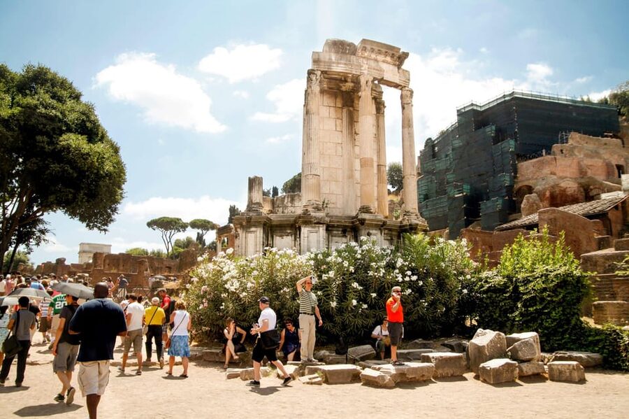 Rome: Colosseum, Forum, Palatine Hill Entry & Audioguide App - Timed Colosseum entry and airport-style security