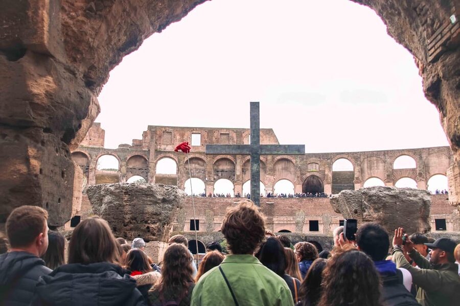 Rome: Colosseum & Forum with Audio Guide App -Optional Arena - Roman Forum: political drama in walking distance