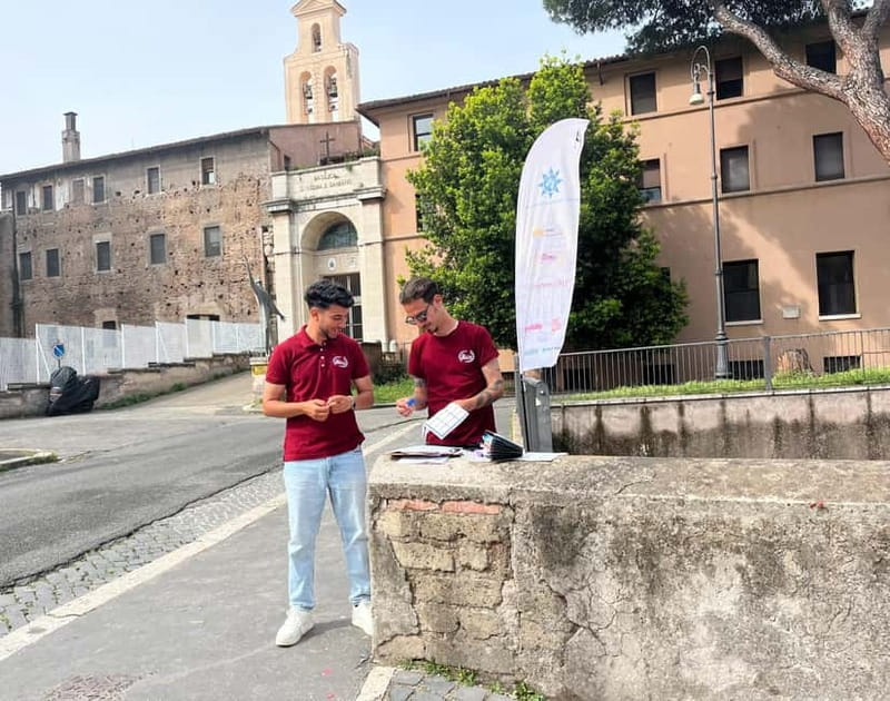Rome: Colosseum, Roman Forum and Palatine Hill & Audioguide - Audio guide reality check: phone, download, and earphones