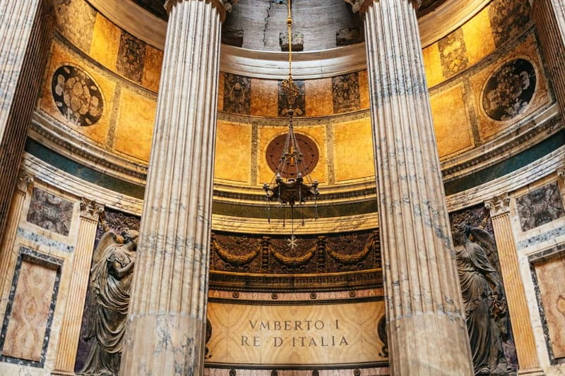 Rome: Pantheon Fast-Track Ticket and Official Audioguide - Raphael, Renaissance burials, and the feeling of “chosen rest”