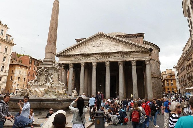 Rome Pantheon Guided Audio Tour Skip The Line Escorted Entrance - Entering the Pantheon: what the audio will help you notice