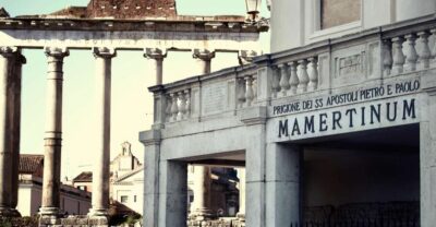 Rome: St. Peter's Basilica & Audio Guide with Optional Dome - St. Peter’s Square in 30 Minutes: Use the Time to Get Oriented