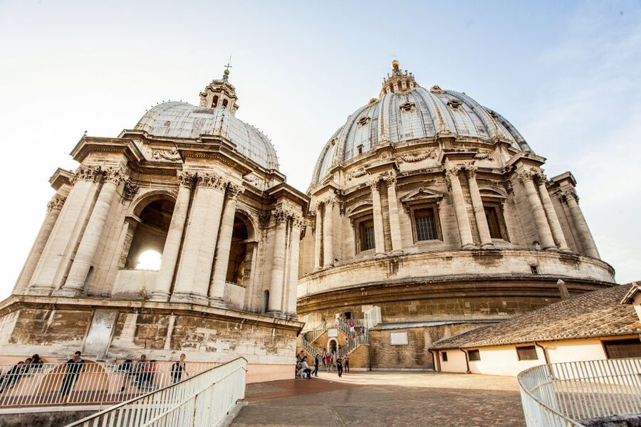Rome: St. Peter's Basilica & Dome Entry Ticket & Audio Tour - Michelangelo’s Pietà: the moment you should slow down