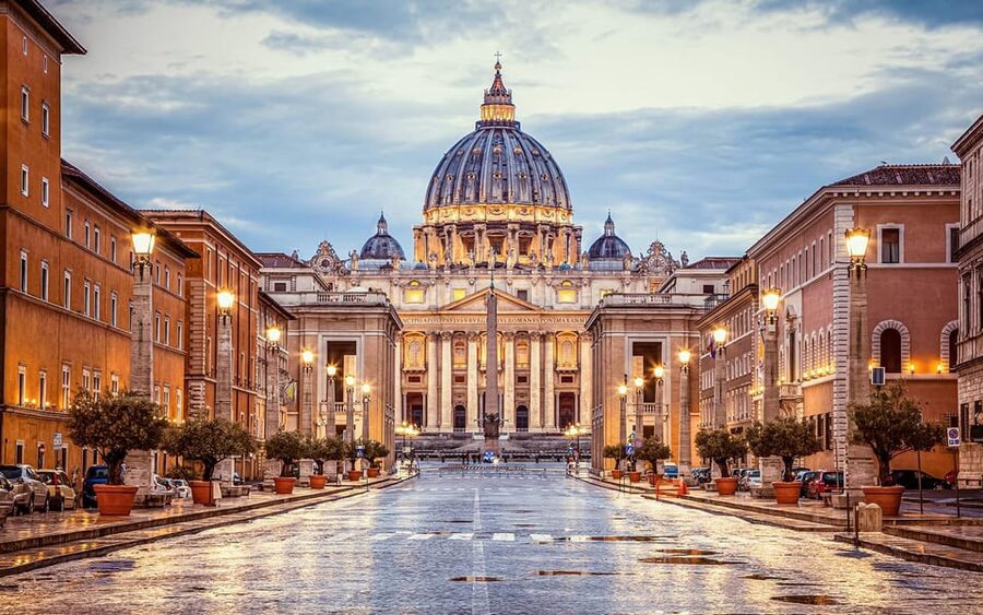 Rome: St. Peter’s Basilica Hosted Access with Audio Guide - Meeting point near the Vatican: Via Santamaura 13