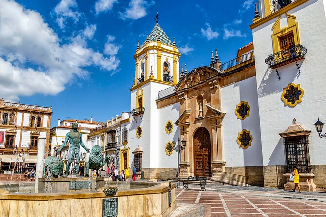 Ronda Old Town Walking Tour with Audioguide on Your Smartphone - Plaza de España and the bridge views: Spain’s architecture in walking form