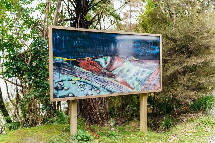 Rotorua: Waimangu Volcanic Valley Ticket & Self-Guided Walk - Native flora, bird-life, and spotting wildlife the right way