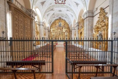 Salamanca: Convent of Las Claras with Free Audioguide - The church’s murals and the polychrome roof: what to watch for