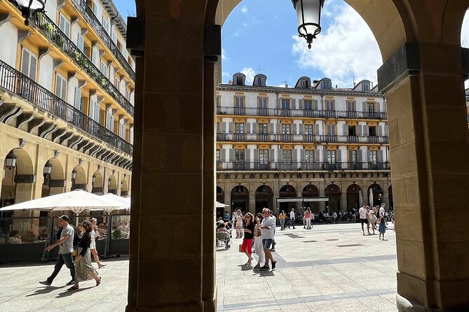 Sampling San Sebastián's History: A Self Guided Audio Tour - Alderdi Eder and La Concha Bay: parks that slow the pace