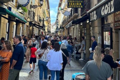 Sampling San Sebastián's History: A Self Guided Audio Tour - Basilica, theatre, city hall: why these stops matter