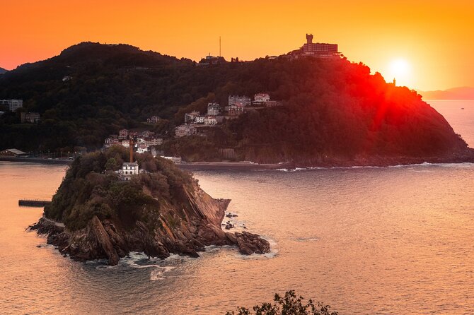 San Sebastian Scavenger Hunt & Highlights Self Guided Audio Tour - Audio, language options, and the phone reality check