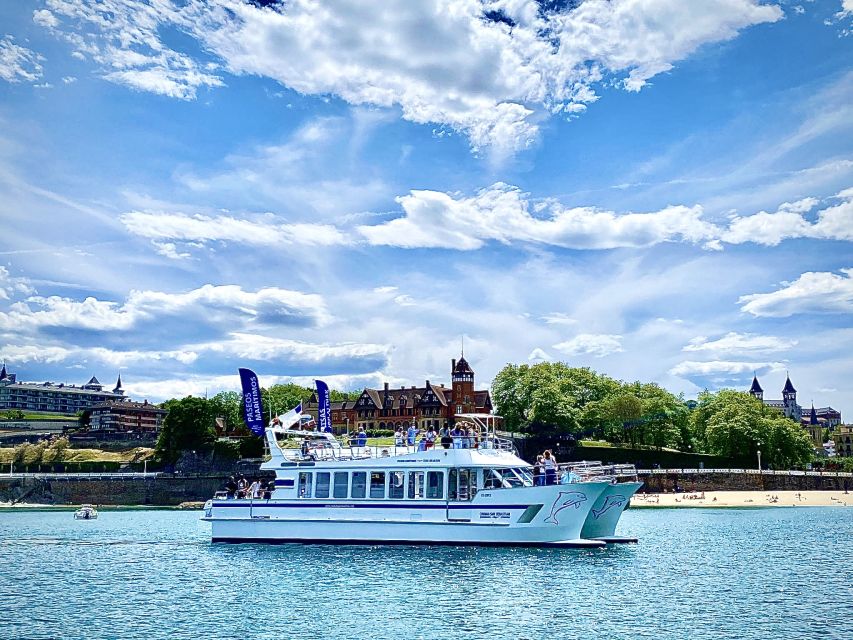 San Sebastian: Sustainable Catamaran Cruise with Audio Guide - The 40-minute loop: what happens when