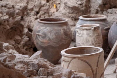 Santorini: Akrotiri Ticket with Optional Self-Guided Audios - How the self-guided audios fit: Thera Town included, Akrotiri optional