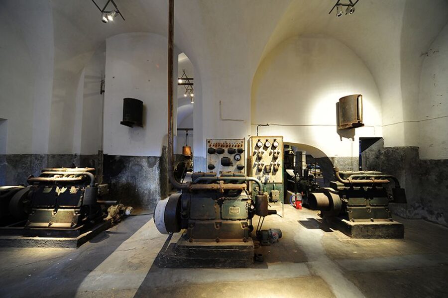 Santorini: Tomato Museum Admission Ticket with Audio Guide - Getting There From Fira: Taxi or the Every-2-Hours Bus
