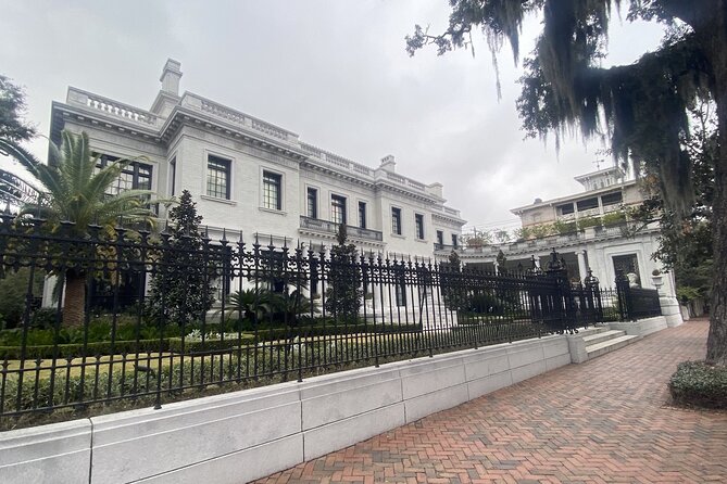 Savannah’s Historical District: A Self-Guided Audio Tour - Price and value: $11.99 for a lot of structure