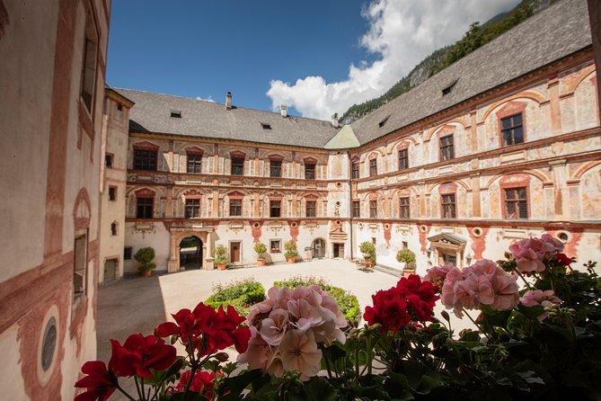 Schloss Tratzberg – Hörspielführung - Food and comfort: plan for the day beyond the 1-hour tour
