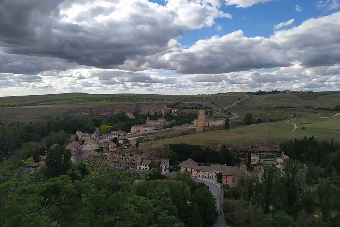 Segovia from the Aqueduct to the Alcazar: A Self-Guided Audio Tour - Stop-by-Stop: What Each Landmark Adds to Your Walk