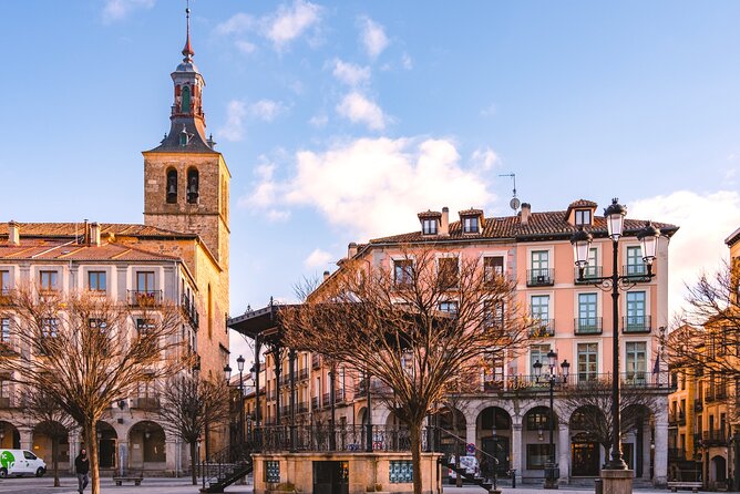 Segovia Scavenger Hunt and Sights Self-Guided Tour - Stop 2: Casa de los Picos and the Joy of Getting Answers Right