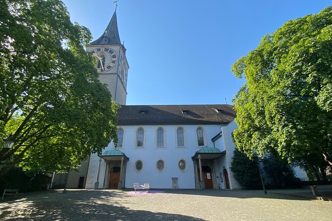 Self-Guided Audio City Tour in Zurich - St. Peter’s Church and Thermengasse: clocks and Roman leftovers