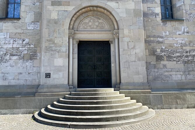 Self-Guided Audio City Tour in Zurich - How the self-guided audio tour works on your phone