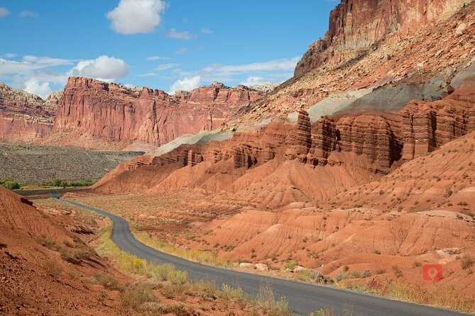 Self-Guided Audio Driving Tour in Capitol Reef - Grand Wash spur road: outlaw hiding vibes with Swiss-cheese rock