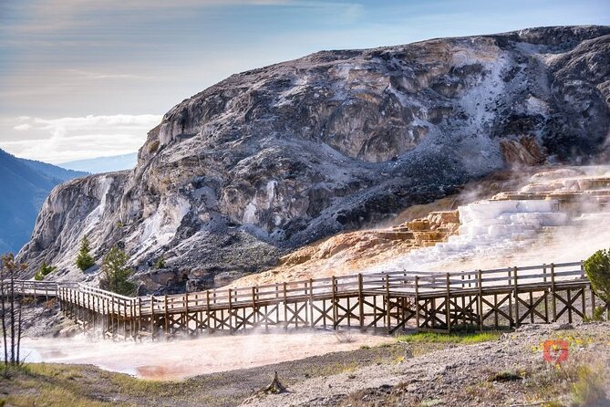 Self-Guided Audio Driving Tour in Yellowstone and Grand Teton - Grand Teton and Jackson Hole Stops: Viewpoints, Lakeside Walks, and Wildlife Odds