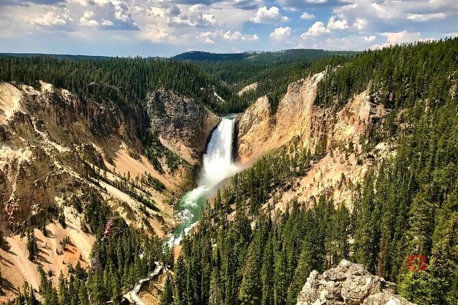Self-Guided Audio Driving Tour in Yellowstone and Grand Teton - Time Planning, Passes, Crowds, and Seasonal Closures