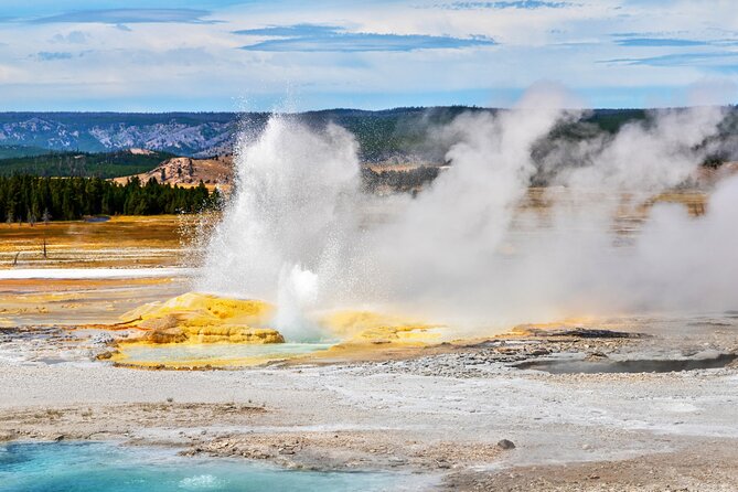Self-Guided Audio Driving Tour in Yellowstone National Park - Why this Yellowstone driving audio format makes sense