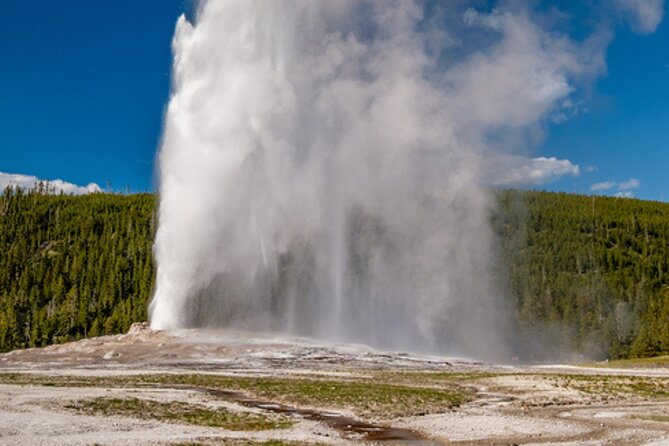 Self-Guided Audio Driving Tour in Yellowstone National Park - Artists Paintpots: colorful mud pots with an easy boardwalk