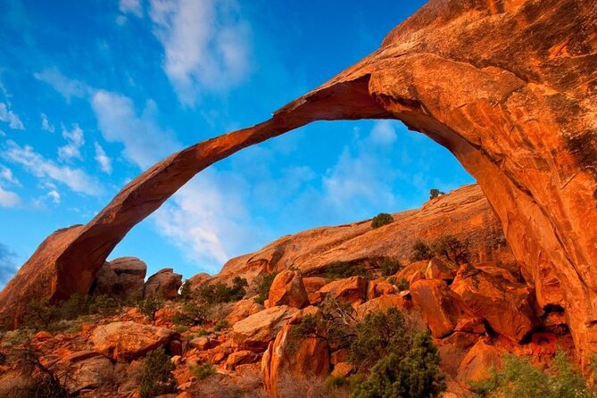 Self Guided Audio Tour in Arches and Canyonlands - Canyonlands Island in the Sky: Mesa Arch and the big overlooks