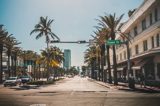 Self-Guided Audio Tour - Miami Art Deco - The Park stop: using an outdoor pause to reset your eyes