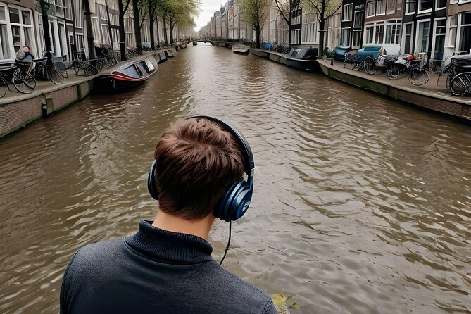Self-Guided Audio Tour of The Red Light District - A Self-Guided Red Light District Story With Control in Your Hands