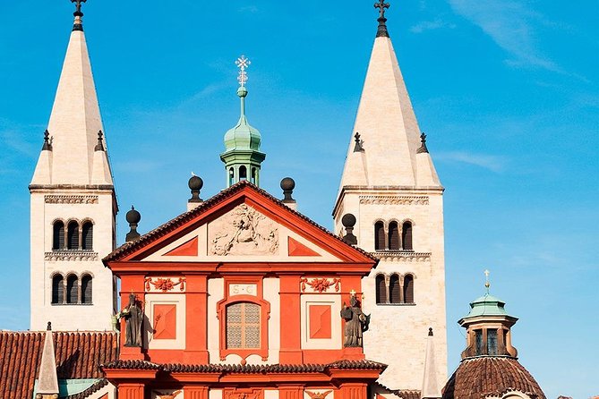 Self-Guided Audio Tour - Prague Castle District - Golden Lane next to Prague Castle: small street, big legend