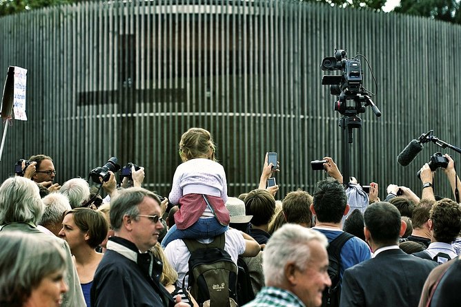 Self-Guided Audio Tour-The Fall of the wall: A light for humanity - How this Berlin Wall audio walk actually works