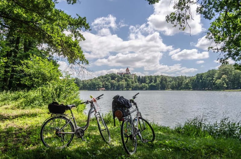Self-Guided Bike Tour to Unetice Brewery - First climbs: Letná Park vs Stromovka viewpoints