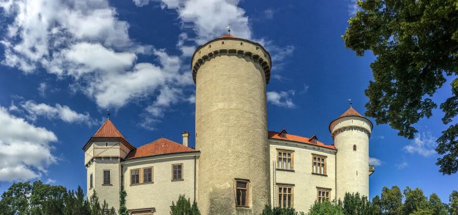 Self-Guided Bike Tour to Unetice Brewery - Šárka Valley, Lysolaje spring, and the stream-side detours