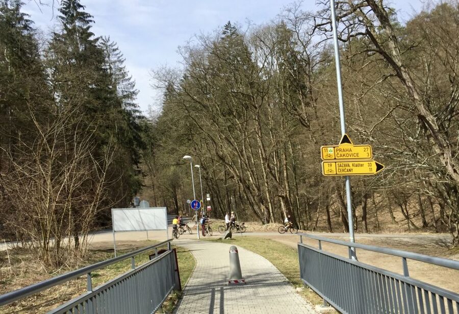 Self-Guided Bike Tour to Unetice Brewery - Únětice lunch: where the beer country payoff happens