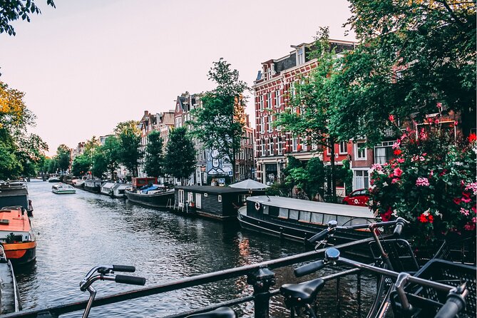 Self-guided city walking tour in Amsterdam - Jordaan edges: Rozengracht and Johnny Jordaanplein