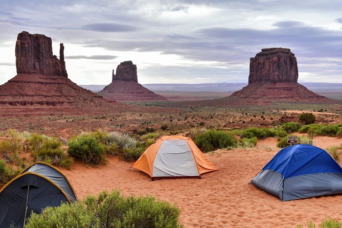 Self Guided Driving Audio Tour of Monument Valley - Why a self-guided Monument Valley drive beats a rushed tour