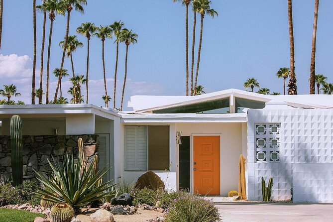 Self Guided Driving Audio Tour of Palm Springs - Liberace, Sinatra, and Albert Frey: Celebrity Lore With Architecture Edges