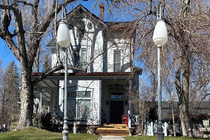 Self-Guided Driving Tour from Lake Tahoe to Virginia City - The logistics that matter: phone setup, headphones, and offline confidence