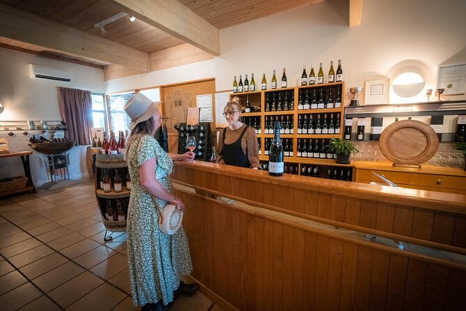 Self-guided E-bike cycle tour with private wine tasting - Seifried Estate Cellar Door: what the included wine tasting adds