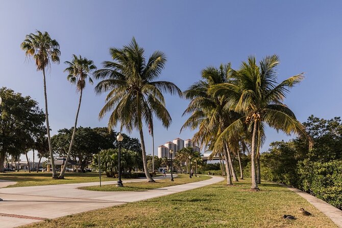 Self-Guided Fort Myers Scavenger Hunt: His Greatest Invention - Getting Started at 2120 Main St and Using the Lets Roam App