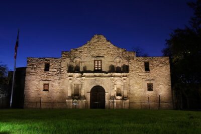 Self-Guided Ghost Audio Tour in San Antonio App with EMF Reader - Alamo Plaza kickoff: the Alamo story you hear without entering