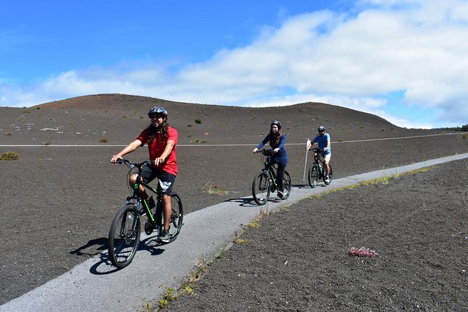 Self-Guided GPS Audio E-Bike Tour Hawaii Volcanoes National Park - What the ride feels like: fitness level, hills, and wet-weather caution