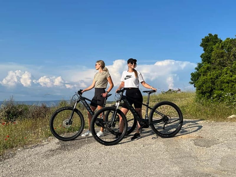 Self-guided mountain bike tour (non-electric) - Meeting point: finding Hvar Outdoor without stress