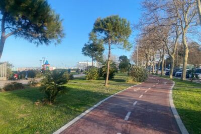 Self-guided panoramic eco tour of Pescara by e-scooter or bike - Stop 1: La Fontana La Nave di Cascella and the Ship That Became a Fountain