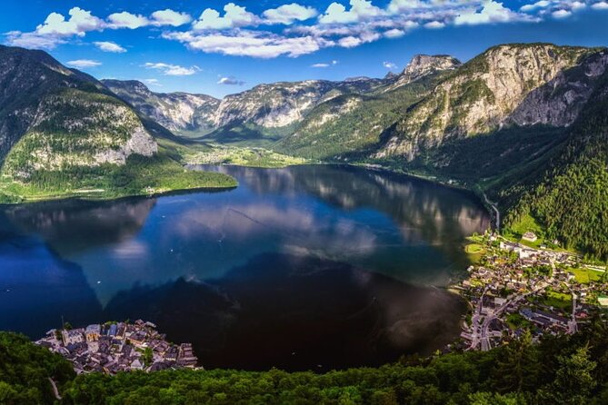 Self-Guided Private Tour of Hallstatt. Best photo-points, panoramic views, cafes - Hallstatter See: the payoff stop with free access and quick photo time