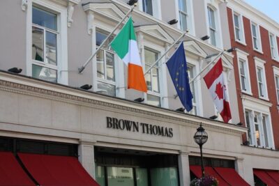 Self-Guided Scavenger Hunt: Dublin Adventure - Trinity College clues: learning by looking up