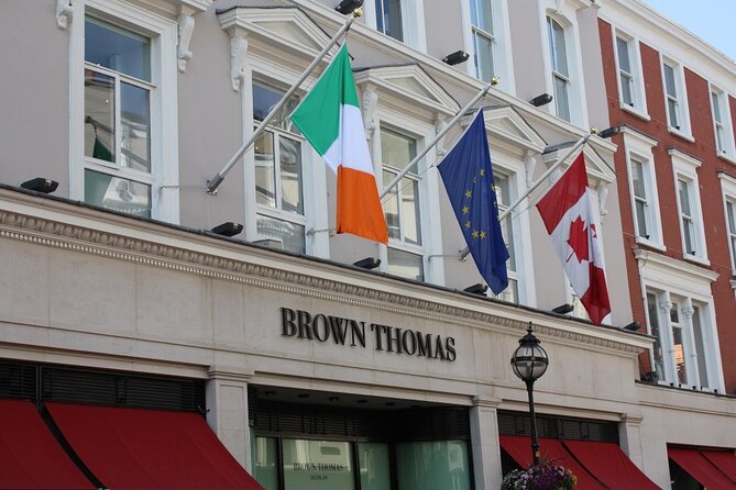 Self-Guided Scavenger Hunt: Dublin Adventure - Trinity College clues: learning by looking up