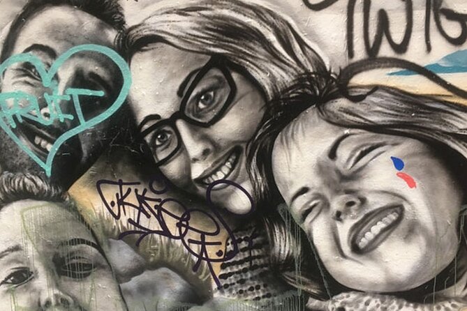 Self-Guided Street Art Tour in Melbourne with Fun Cryptic Clues - How the web app and cryptic clues keep you moving
